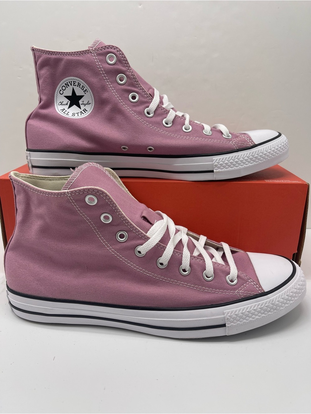 Converse Men’s A04594C CHUCK 70 HI
LUCKY PINK/EGRET/BLACK Sneakers